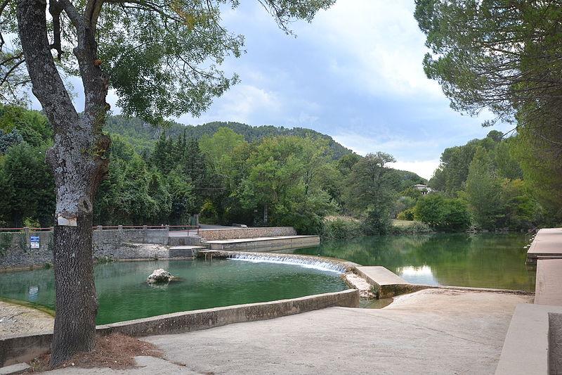La muie à Salernes : cette insolite piscine naturelle est le lieu idéal pour se ressourcer.
