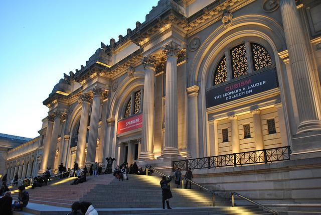 the metropolitan museum of art is one of the hisstorical sites in New York city to llearn