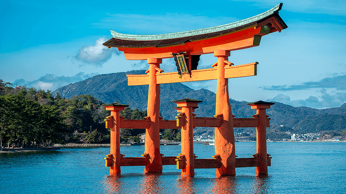 Itsukushima Jinja (shrine), Miyajima Island, Hiroshima, Japan