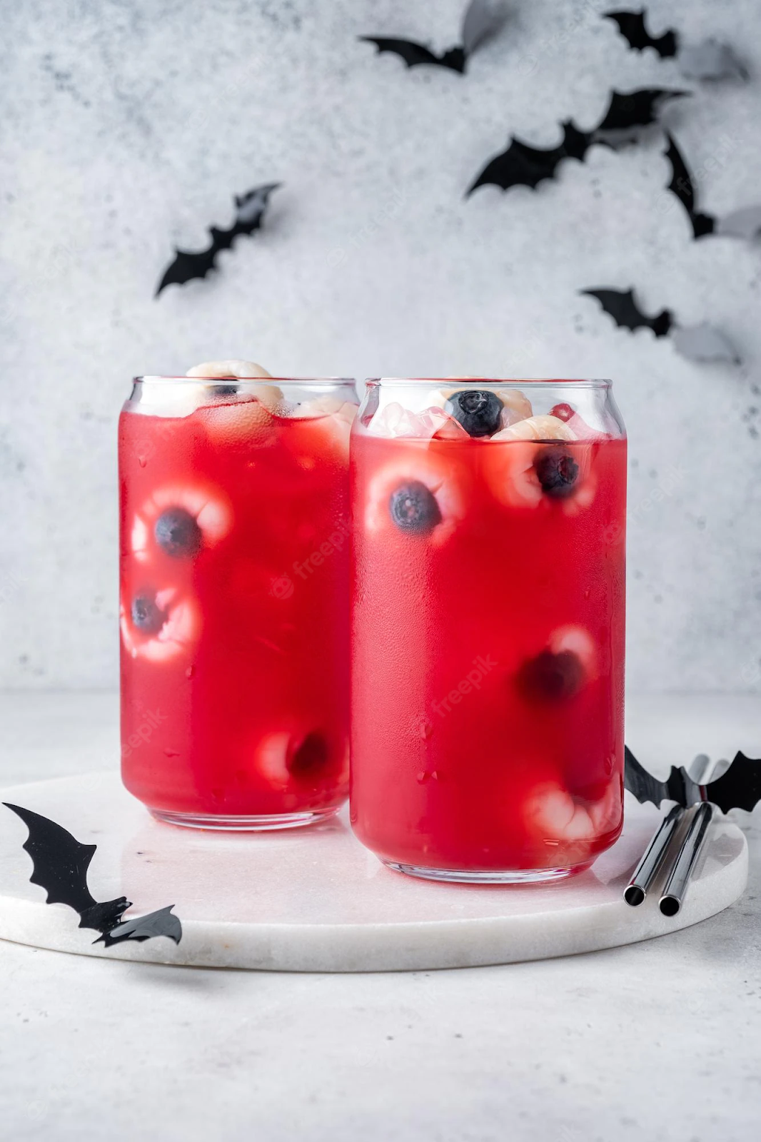 How to throw a kids Halloween party - spooky, fun and fang-tastic.