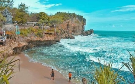 Menikmati Keelokan Pantai dari Ketinggian