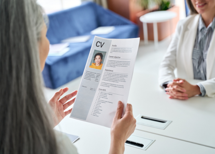 Hiểu được CV là gì và cách viết CV chuẩn sẽ tạo ấn tượng tốt với nhà tuyển dụng