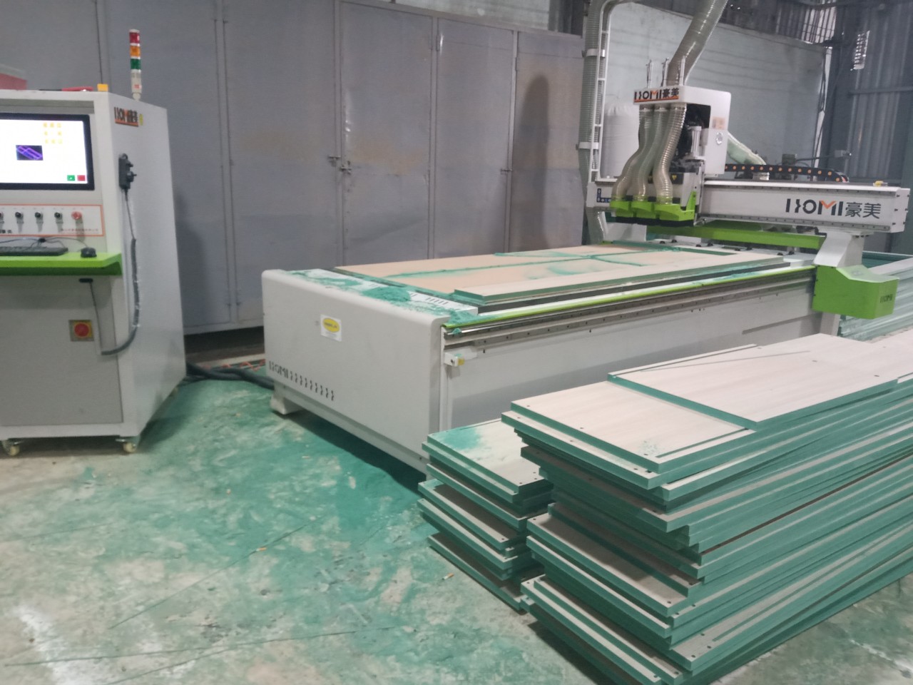 máy cắt nhôm CNC