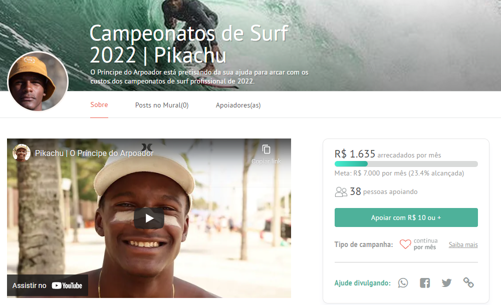 Página de campanha do surfista. Foto dropando uma onda e capa do vídeo com o atleta.