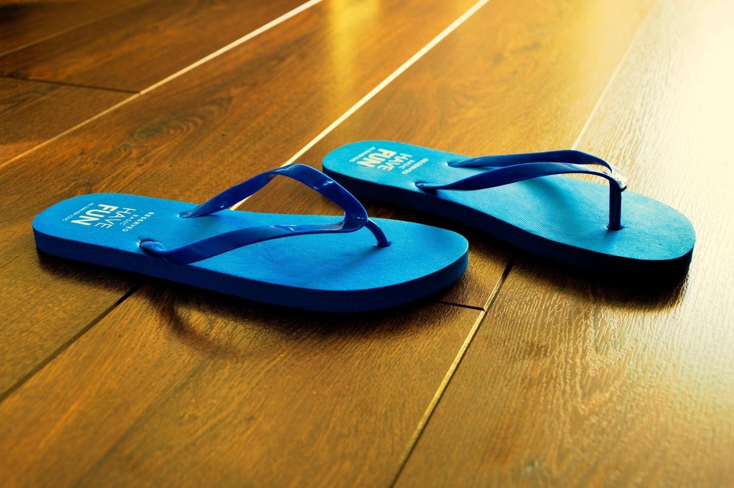 flip-flops-g05ddf6de2_1920.jpg