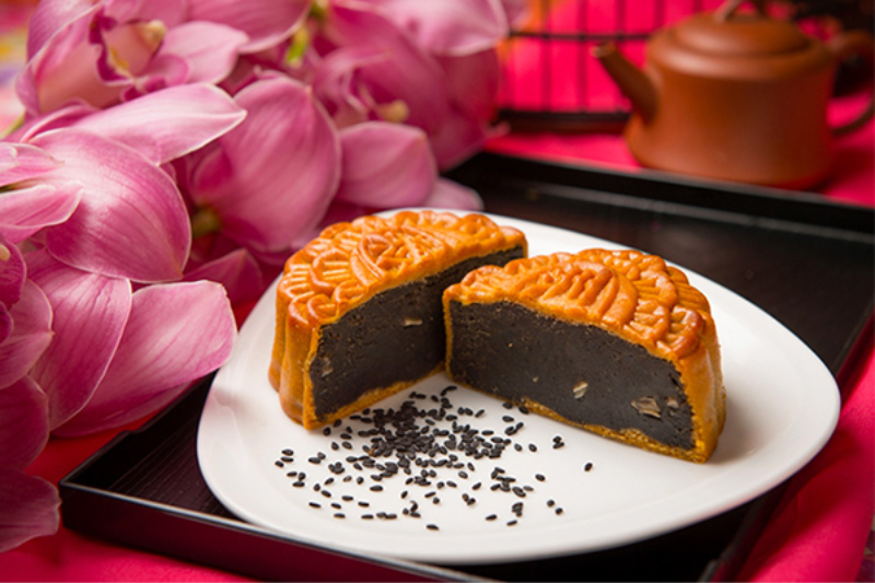 Bánh trung thu mè đen