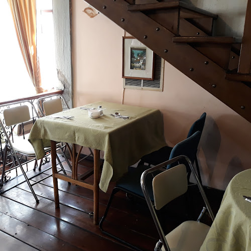 Opiniones de Dos Palmitas Restaurante en Quito - Restaurante
