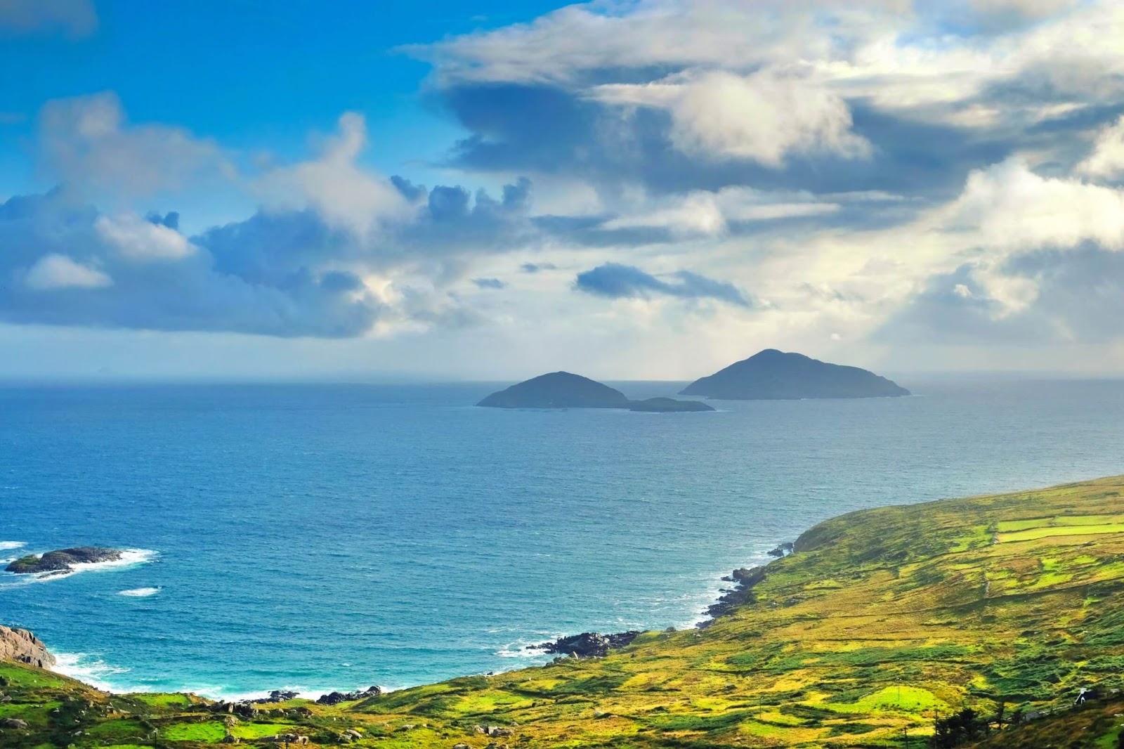 coasts and countryside of Ireland, sea, islands, green hills