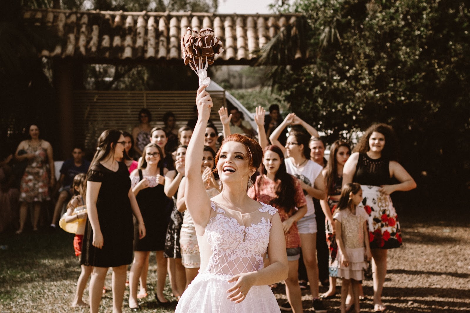 bouquet toss - Minstrel Court