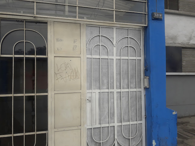 Taller de CCT Puertas y Ventanas de PVC - Lima