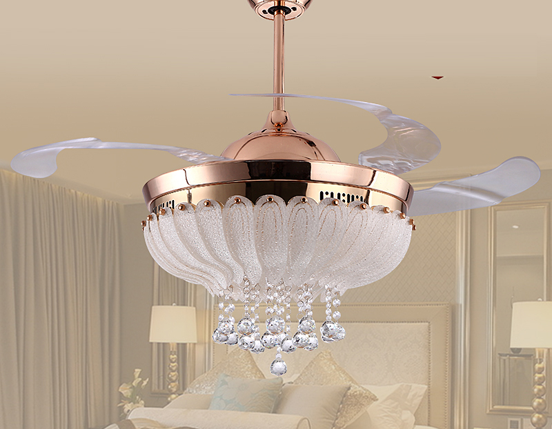 Cách chọn quạt trần có đèn chùm phù hợp với mọi căn phòng