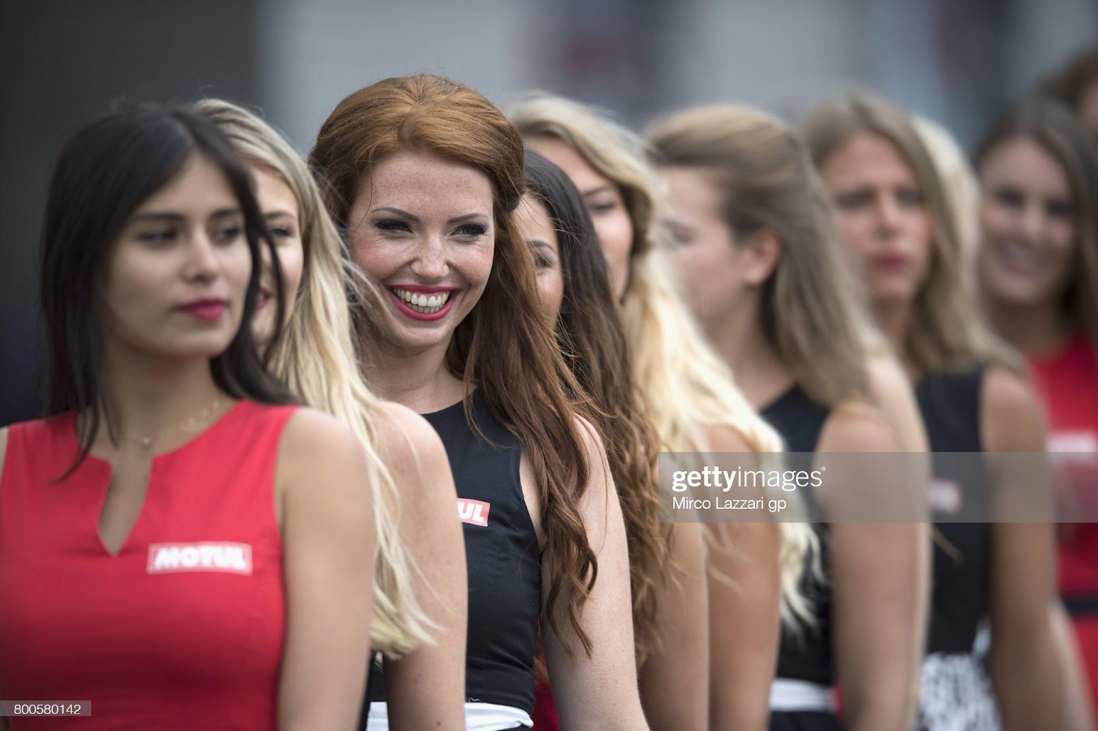D:\Documenti\posts\posts\Women and motorsport\foto\Getty e altre\the-grid-girls-smile-in-paddock-during-the-motogp-netherlands-on-24-picture-id800580142.jpg