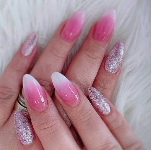 Glitter Maniac pink ombre nail