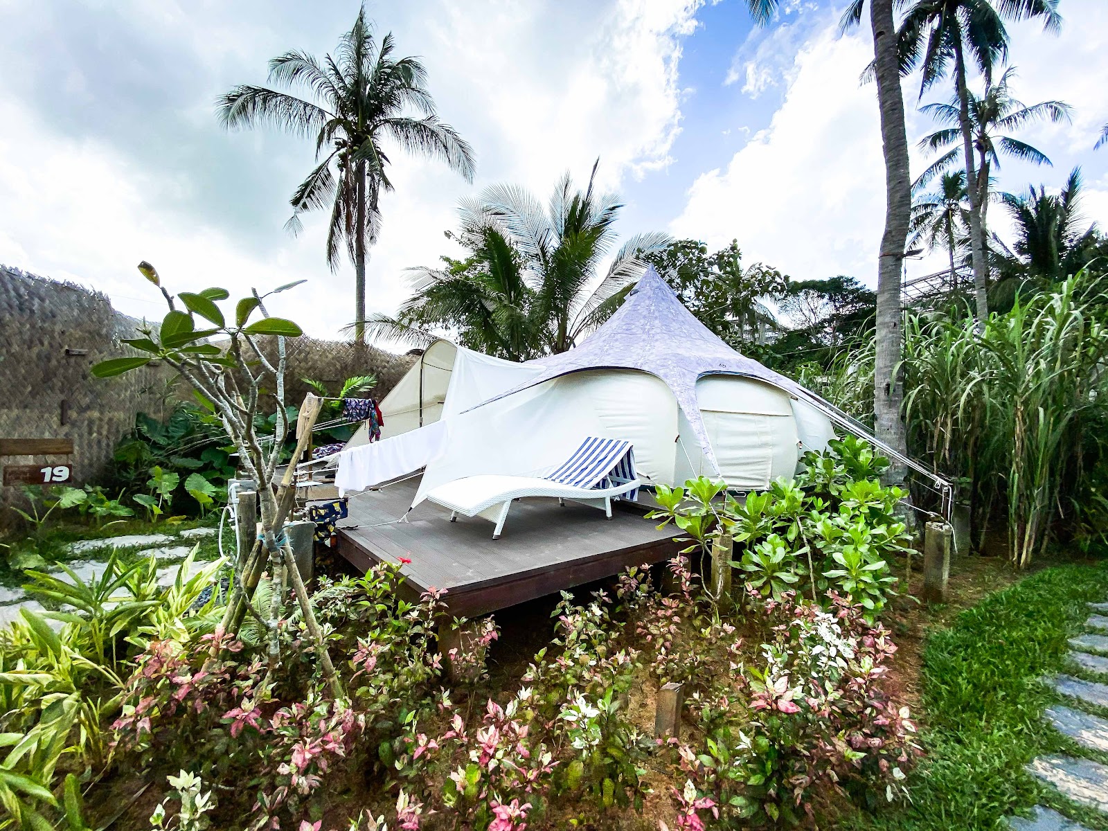 【菲律賓愛妮島】人到就好！懶人豪華露營 Nacpan Beach Glamping 兩天一夜含交通接駁、出海浮潛、篝火晚會、自助早晚餐、DIY手做課程｜三八旅客