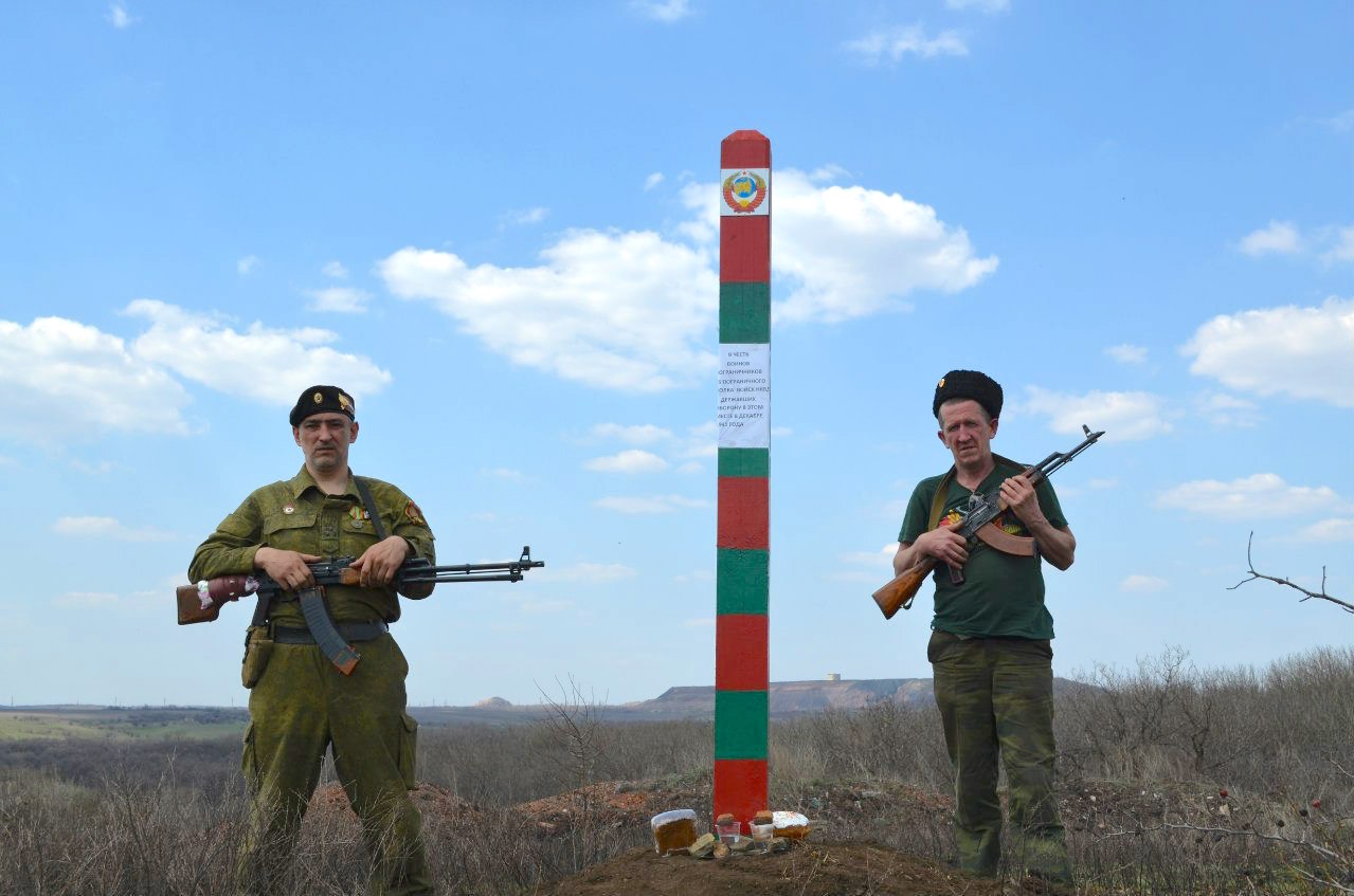 Мальцев со знаком «Пограничное Братство»