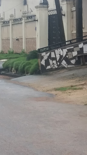 Holly Wood Intl Hotels Limited, Aladinma By Waec, Ikenegbu, Owerri, Nigeria, Pub, state Imo