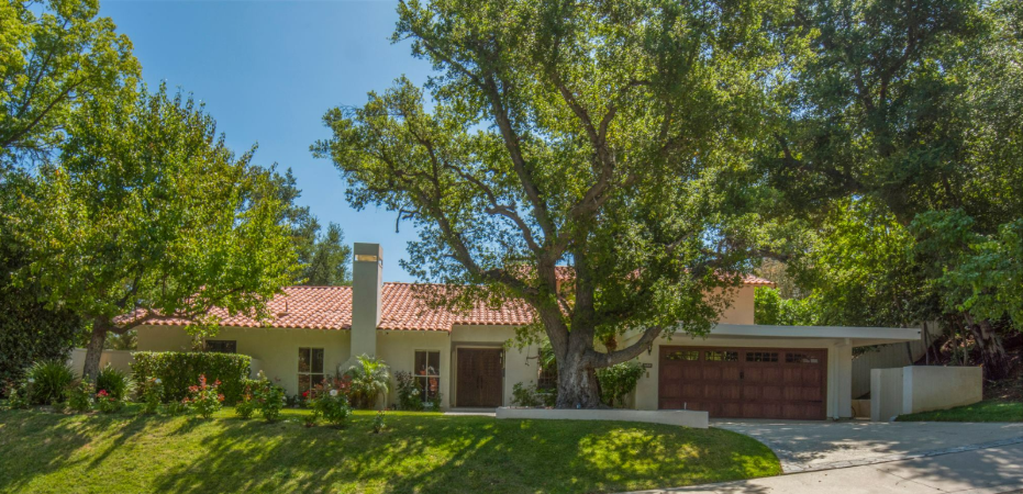 single family home in Classic Calabasas