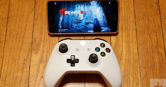 Xbox Controller with Mobile