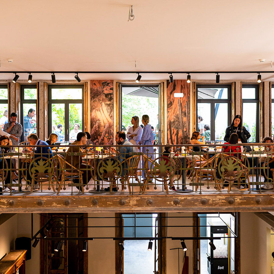 Eleven Lab Cafe and Shop Interior