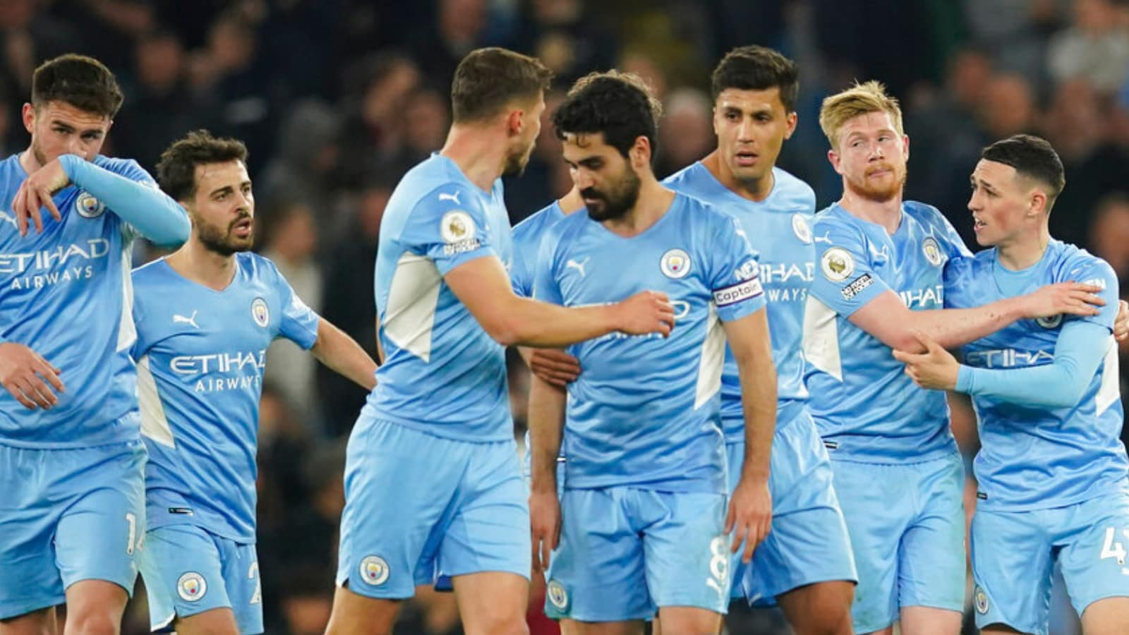 Manchester City reclaimed pole position with a 3-0 win over Brighton & Hove Albion
