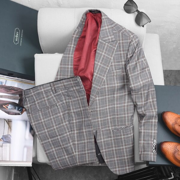 Những cấp độ màu sắc của suit xám