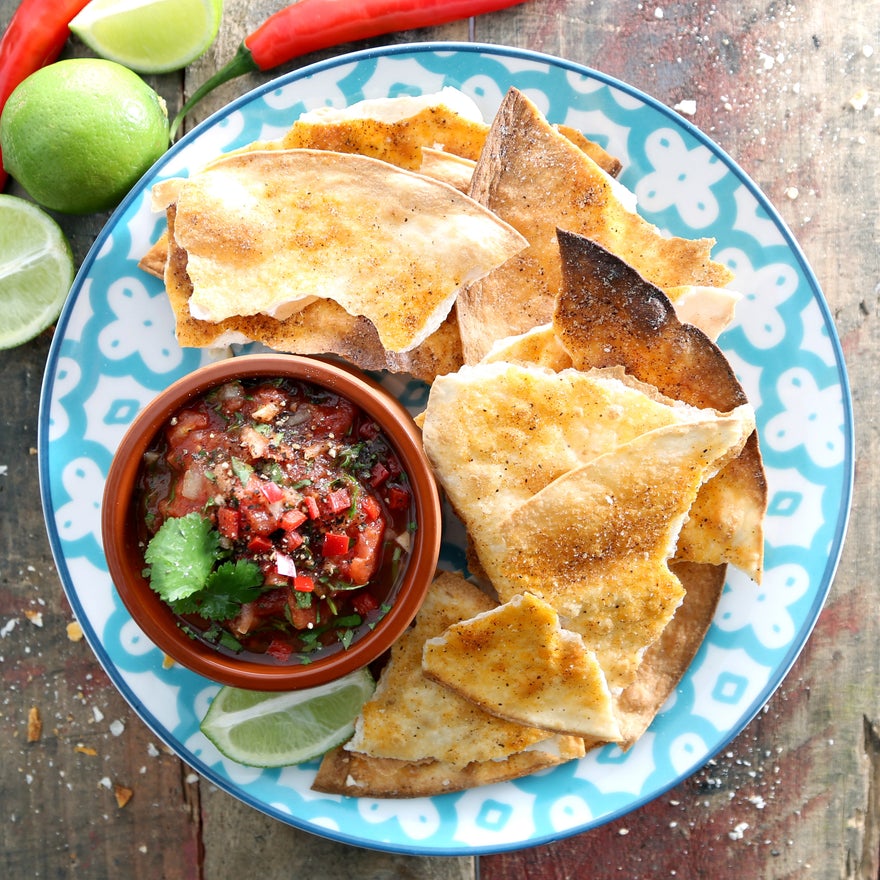 Crispy Wrap Chips with Easy Salsa