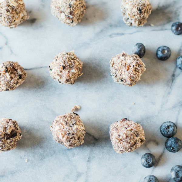 blueberry oatmeal and dates bites
