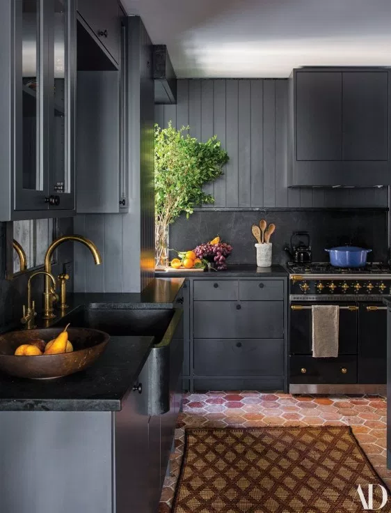 25 Ways To Style Grey Kitchen Cabinets, Dark Grey Distressed Kitchen Cabinets