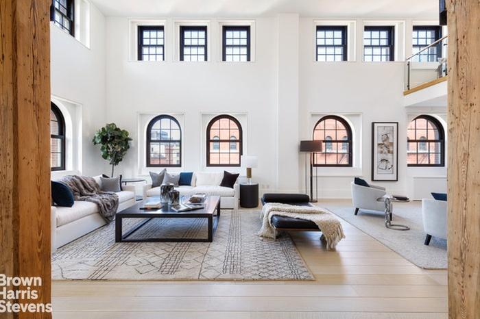 The epitome of luxurious city living in Tribeca's most coveted highly serviced landmark loft condominium located on a beautiful cobblestone street in the best private and quiet yet convenient location.