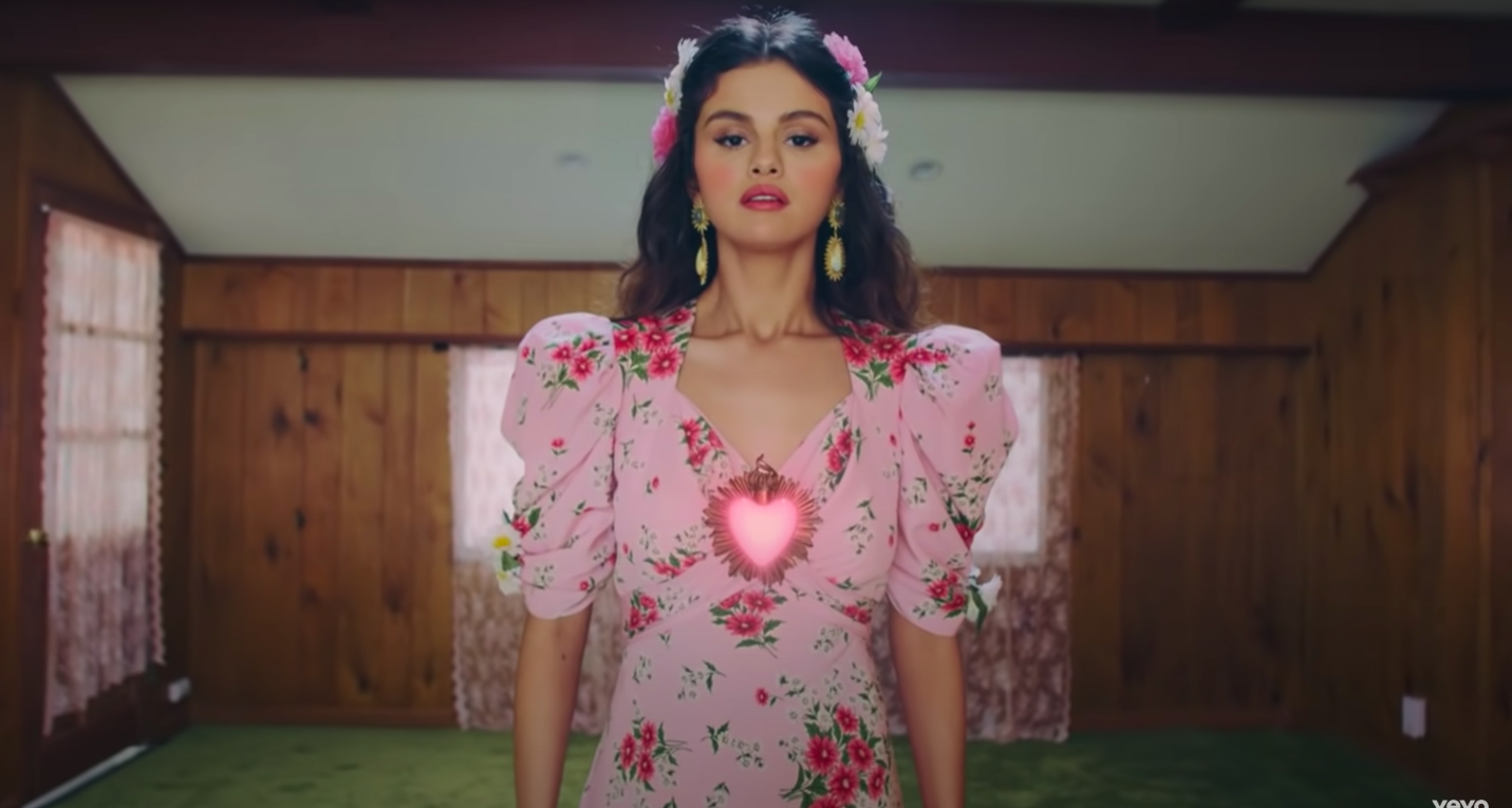 selena video de una vez