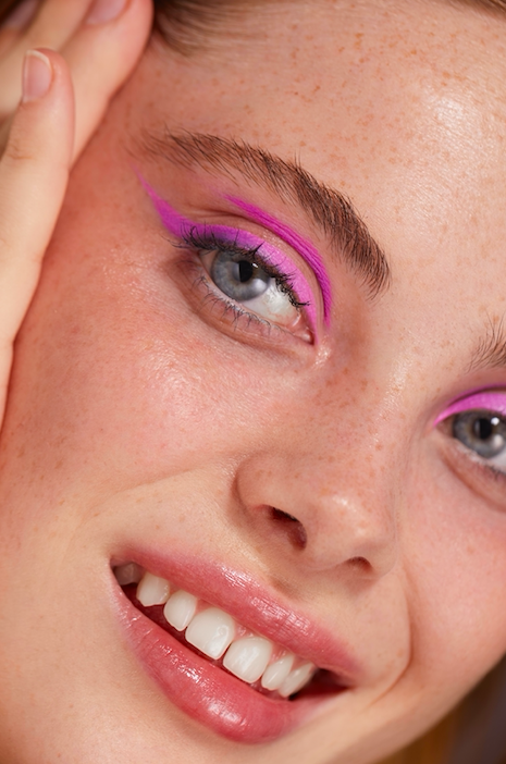Maquiagem simples E Delicada Olhos Colorido 💄👄  Ideias de maquiagem,  Tutoriais de maquiagem, Maquiagem simples