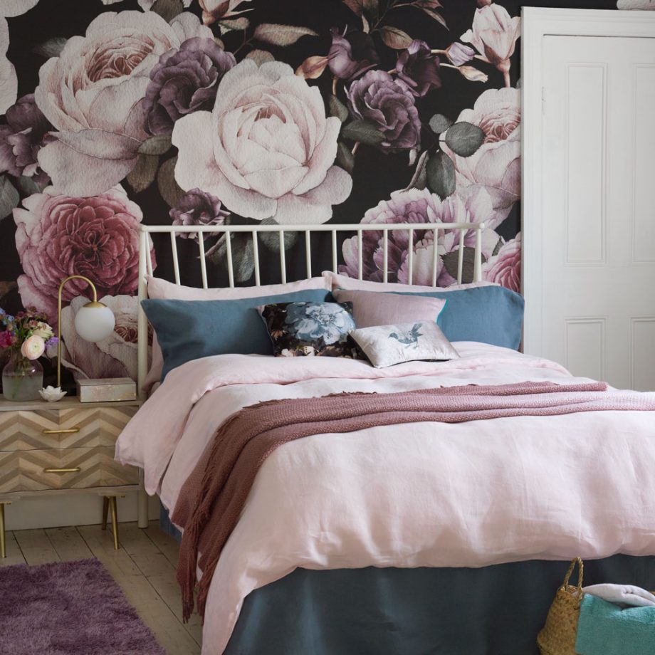 Blousy floral wall mural pink