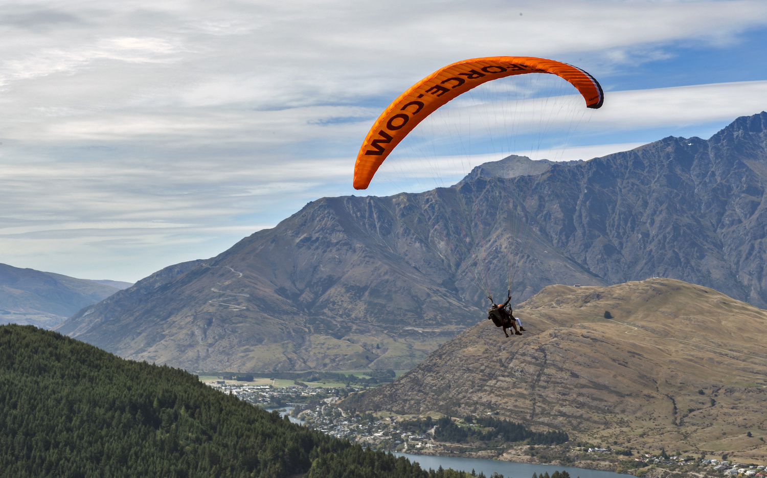 在紐西蘭皇后鎮能讓你體驗非同凡響的滑翔傘體驗