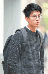 https://static.appledaily.hk/images/apple-photos/apple/20171210/small/a0101b.gif