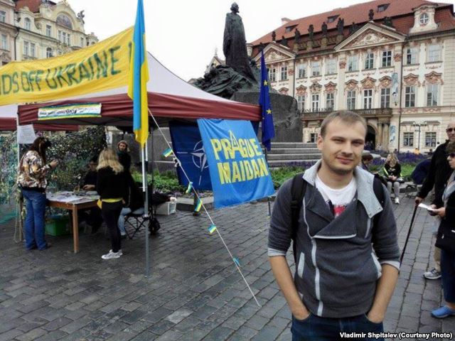 Владимир Шпиталев на пражской акции в поддержку Украины