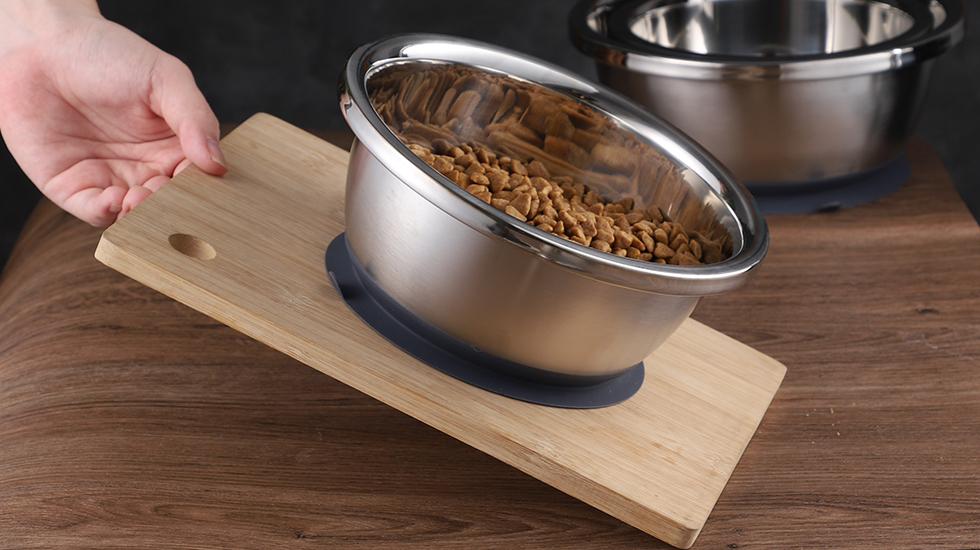 9 Best No-Spill Dog Bowls of 2023 - Vetstreet