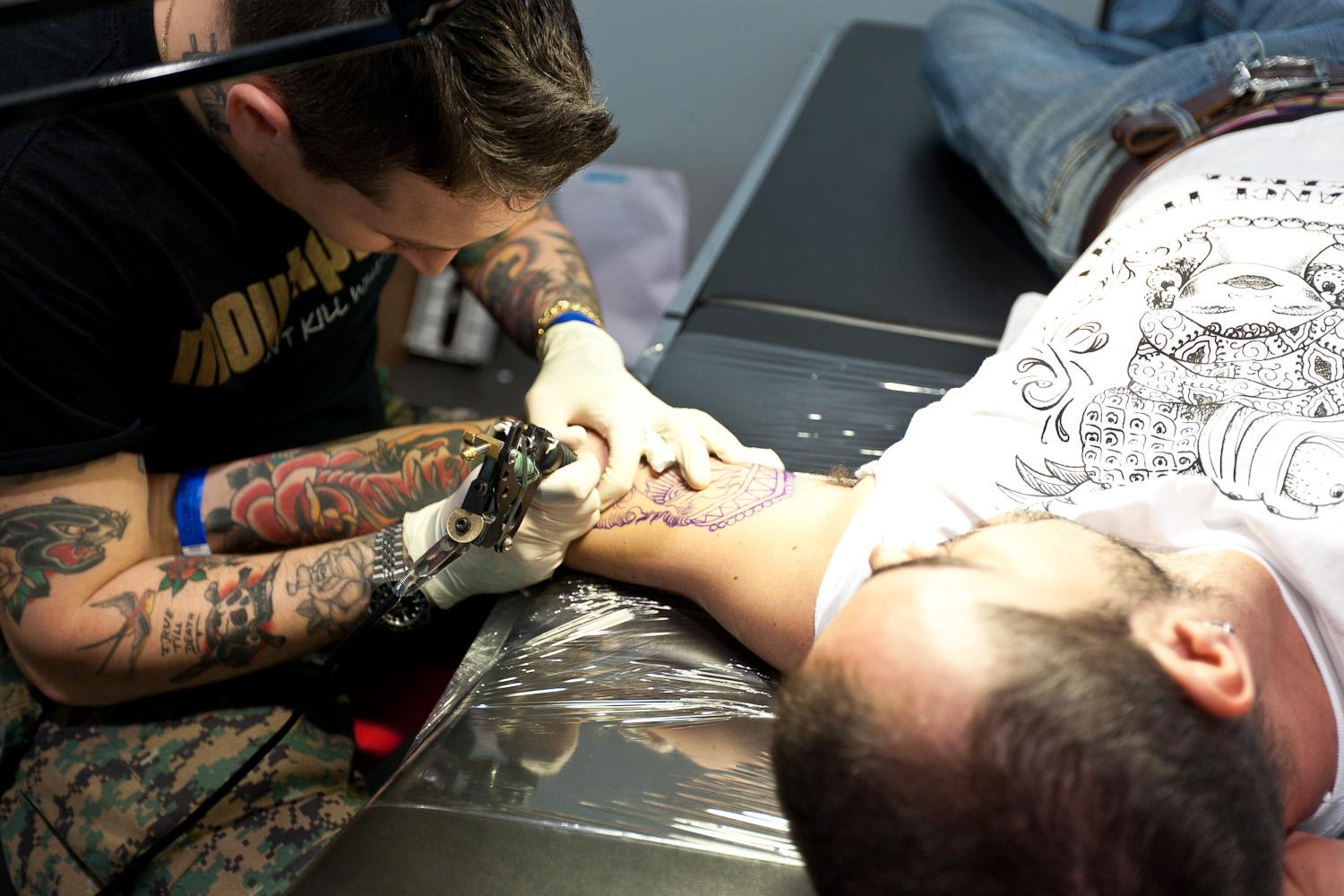 Tattoo artist - Wikipedia