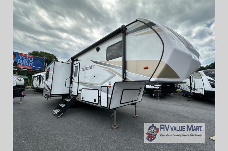 Find a deal on your next fifth wheel at RV Value Mart.