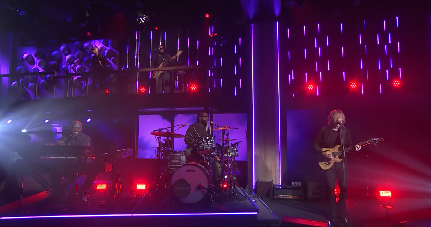 Screenshot of Trey and the Roots on Jimmy Fallon (courtesy of Liveforlivemusic.com)