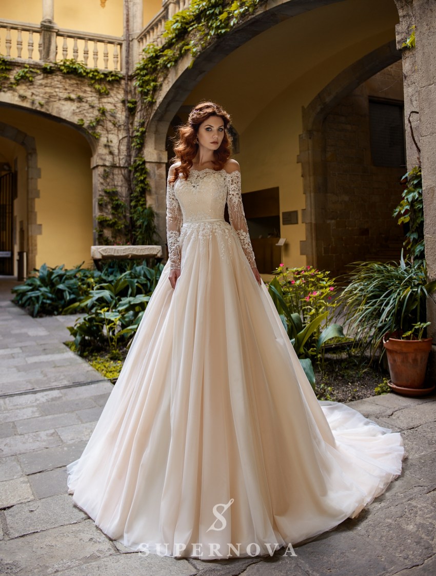 Весільна сукня а-силуету фото