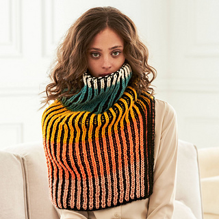 woman wearing split brioche cowl