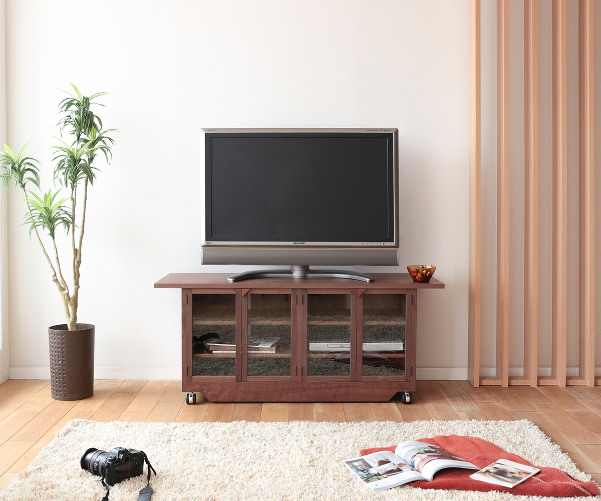 （4）コンパクトながらに十分な収納とオトナなデザイン「LINEA No.514 TVボード」
