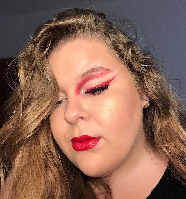Red Cut Crease Makeup