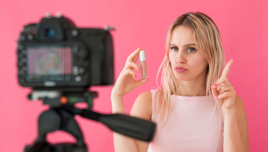 Influencer marketer doing photoshoot of a lipstick
