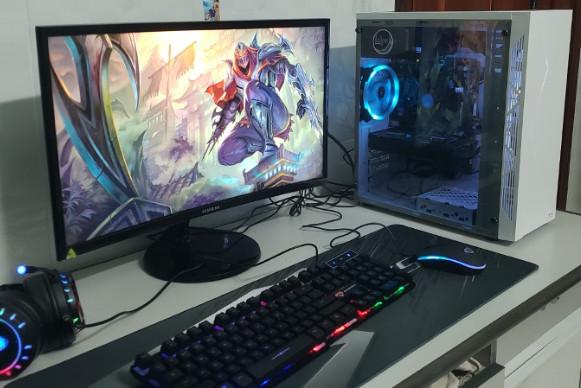Máy tính tự build