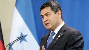 Presidente de Honduras habría destituido a jefe de la policía para proteger  a su hermano