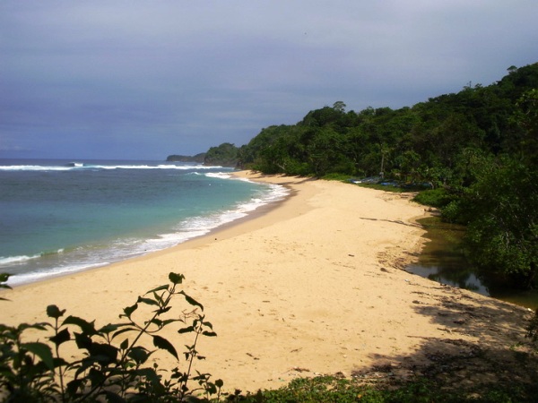 pantai-pasir-panjang-malang.jpg