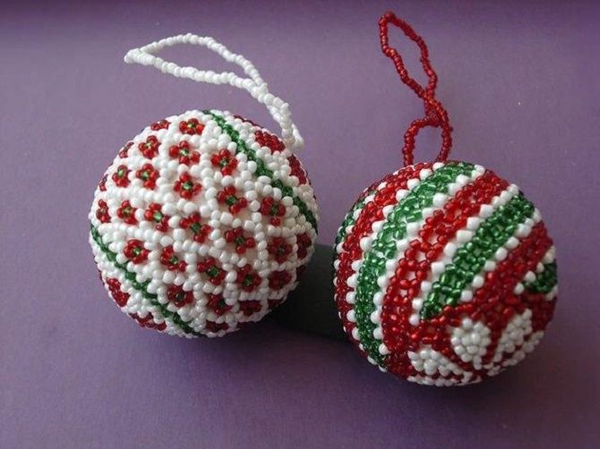 Beautiful and unusual decor of Christmas balls - the best ideas with photo 7