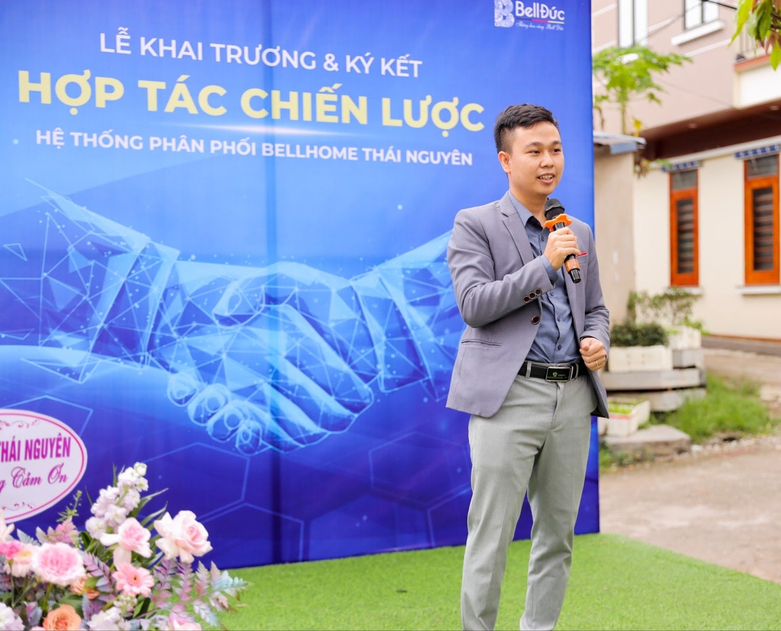 Phó Tổng giám đốc Tập đoàn Bell Việt Nam, ông Nguyễn Chiều Nam chia sẻ tại buổi lễ khai trương