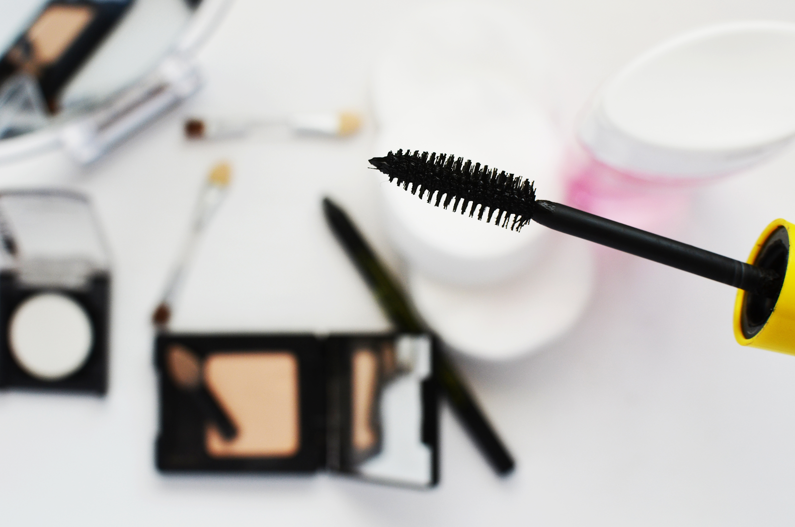 Makeup For Busy Moms: A 5-Minute Morning Routine That Will Change Your Life!